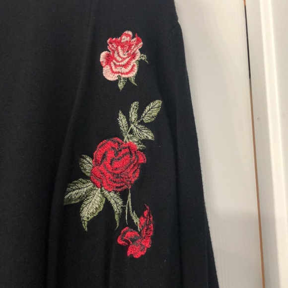 Rose Cardigan with Bell Sleeves - Picture 4 of 5